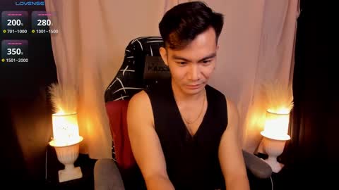 Snapshot of 000batman000 chatting on February 10, 2025, 7:04 am Bruce online show from February 10, 2025, 7:04 am