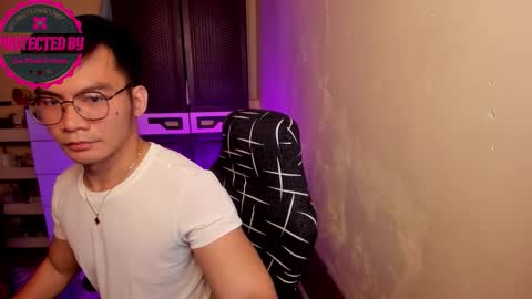 Snapshot of 000batman000 chatting on October 23, 2025, 12:37 pm Bruce online show from October 23, 2025, 12:37 pm