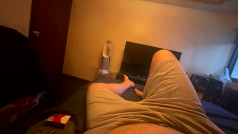 010_uwu online show from April 19, 2026, 1:05 am