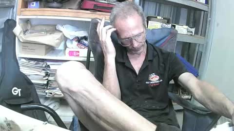 04oldskool online show from December 10, 2024, 2:38 am