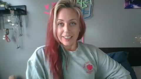 0_jinx_0 online show from October 31, 2025, 4:41 pm