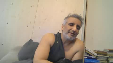 0luvmonkey online show from October 18, 2025, 12:17 pm