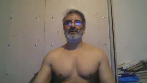 0luvmonkey online show from April 19, 2026, 1:49 am