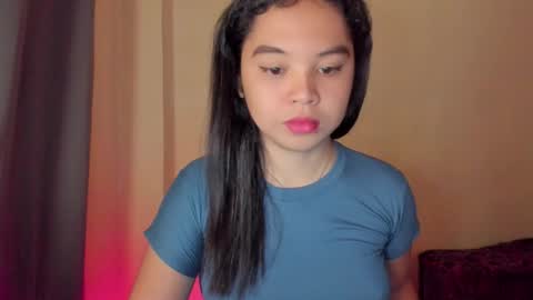 Snapshot of 0wwlo0k chatting on November 18, 2025, 5:23 am 0wwlo0k online show from November 18, 2025, 5:23 am