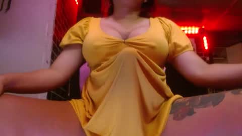  i am trixie im Your Selfsucking Mistress  online show from November 25, 2025, 12:32 am