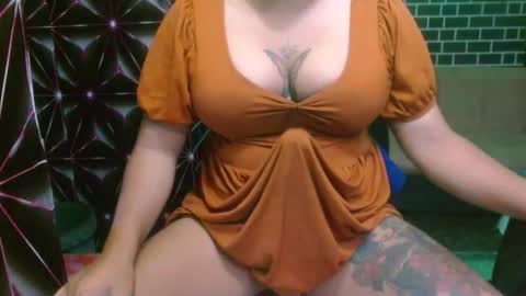  i am trixie im Your Selfsucking Mistress  online show from April 6, 2026, 2:53 am