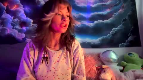 BakxBee online show from April 10, 2026, 12:54 pm