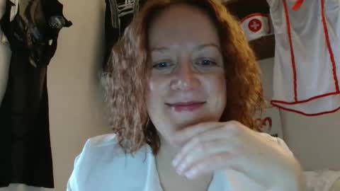 12ennie online show from October 24, 2025, 6:54 am