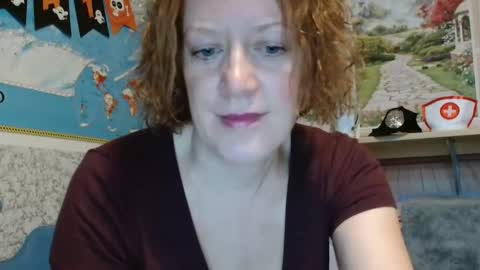 12ennie online show from November 8, 2025, 6:13 am