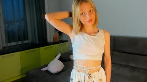 Kira online show from June 1, 2026, 4:41 pm