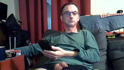 18remy45 online show from April 18, 2026, 3:05 pm