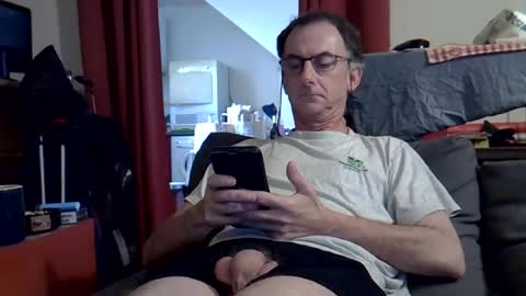 Snapshot of 18remy45 chatting on June 1, 2026, 3:03 pm 18remy45 online show from June 1, 2026, 3:03 pm