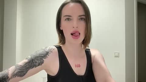 DOVE online show from September 26, 2025, 6:23 pm