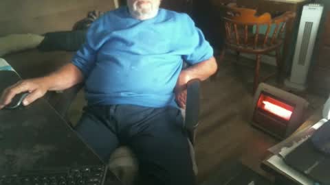 1handyanddee online show from December 6, 2024, 4:38 pm