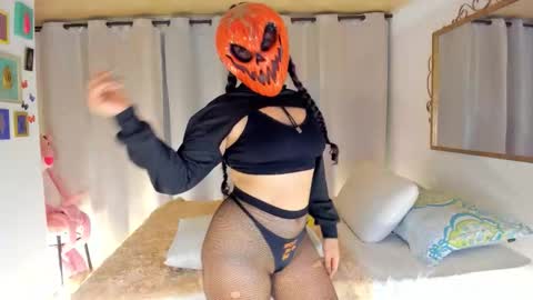laiaa rivas online show from October 19, 2025, 3:07 am