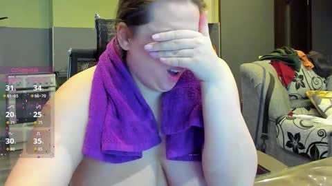 1LINDSEY1 online show from October 2, 2025, 12:34 pm