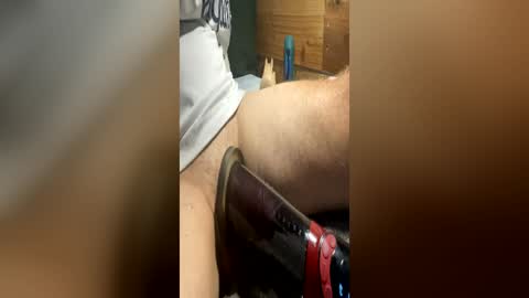 Crimsonstud online show from June 14, 2026, 9:11 am
