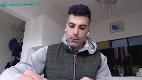 1manshow11 online show from December 2, 2024, 9:02 am