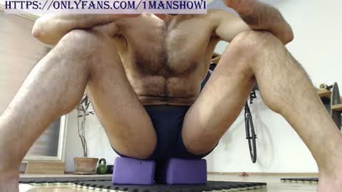 1manshow11 online show from January 28, 2025, 9:50 pm