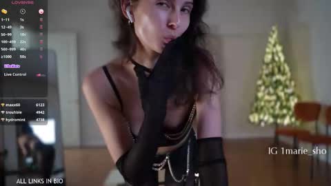 Marie online show from December 20, 2025, 7:10 pm