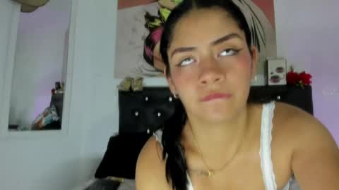 1sweetvaleria1 online show from May 26, 2026, 1:01 am