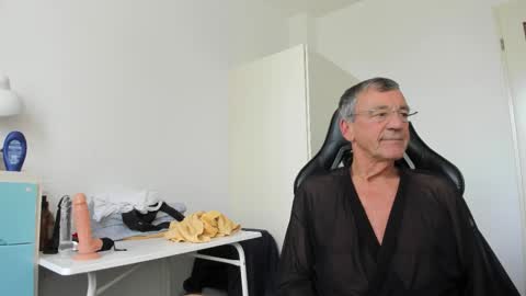 Henk online show from October 19, 2025, 12:17 pm