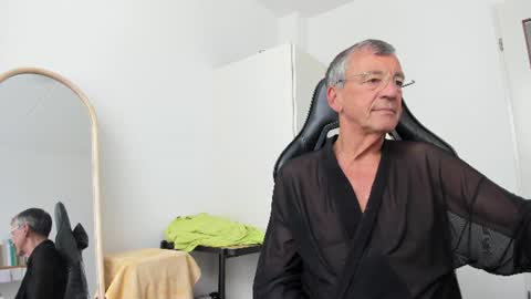 Henk online show from July 7, 2026, 1:37 pm