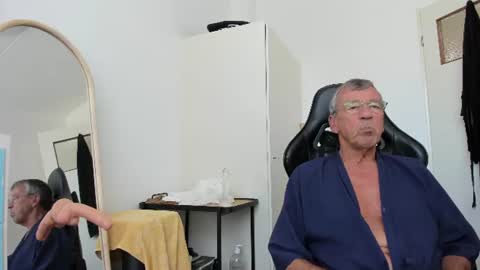 Henk online show from July 12, 2026, 2:08 pm