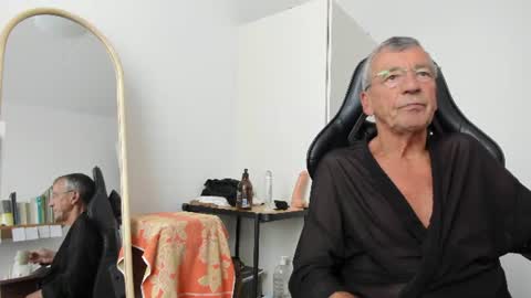 Henk online show from August 4, 2026, 3:03 pm