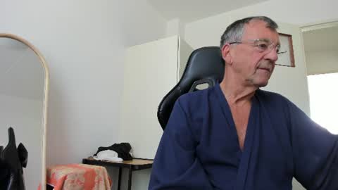 Henk online show from August 6, 2026, 10:17 am