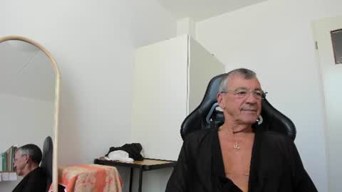 Henk online show from August 9, 2026, 11:04 am