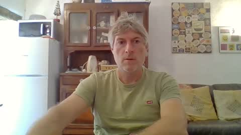 22esserre online show from September 29, 2025, 11:48 am