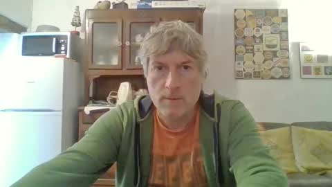 22esserre online show from October 13, 2025, 11:43 am