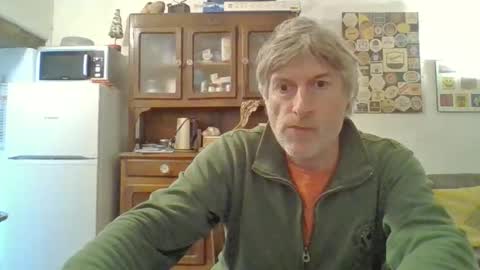 22esserre online show from October 29, 2025, 1:02 pm