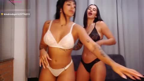2 ACIDGIRLS online show from January 31, 2025, 11:45 pm