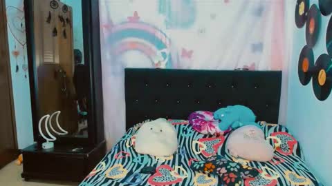 samantha sharon online show from December 4, 2025, 2:37 pm