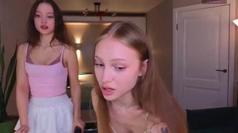 kittens team - Sandra and Kim  online show from March 11, 2026, 4:02 pm