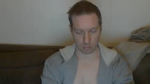 2small4you83 online show from March 8, 2026, 10:35 pm