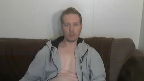 2small4you83 online show from March 20, 2026, 10:09 am