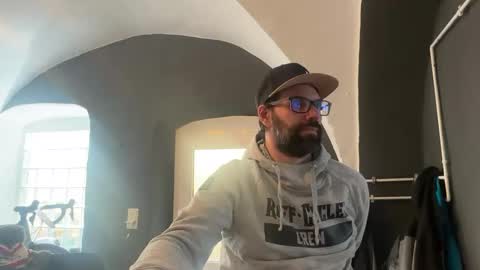 Snapshot of 3hle chatting on February 16, 2025, 10:54 am Dani online show from February 16, 2025, 10:54 am