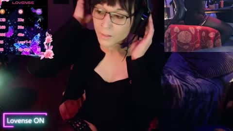 3ShyCat3 online show from November 27, 2025, 9:44 am