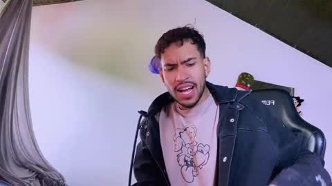 E V I L online show from December 19, 2025, 7:10 pm