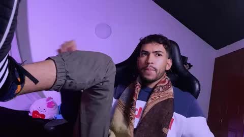 Snapshot of 3v1l_ chatting on February 25, 2026, 10:41 pm E V I L online show from February 25, 2026, 10:41 pm