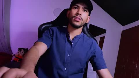 Snapshot of 3v1l_ chatting on March 3, 2026, 5:13 am E V I L online show from March 3, 2026, 5:13 am