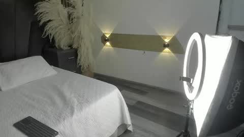 3X NAXAA online show from April 21, 2026, 1:28 pm