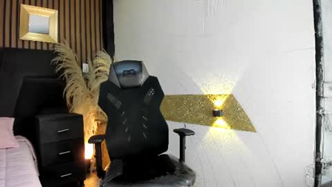 3X NAXAA online show from June 9, 2026, 1:34 pm