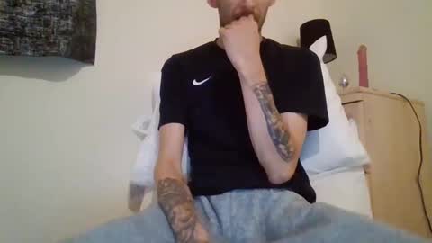 420feetloverr420 online show from September 22, 2025, 11:07 pm