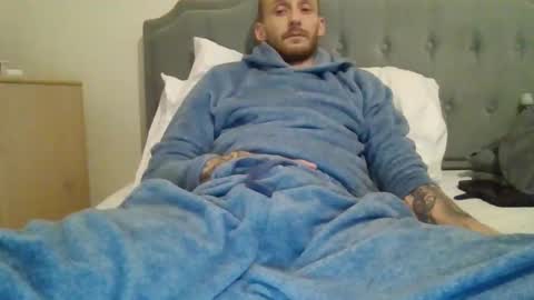 420feetloverr420 online show from April 6, 2026, 9:27 pm