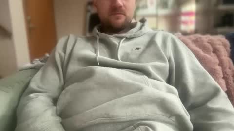 612Dilf online show from November 1, 2025, 7:49 pm