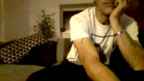 Num online show from December 18, 2025, 6:03 pm